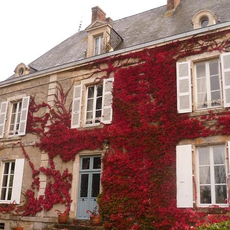 Bed and Breakfast Le Logis Les Pineaux Exterior foto