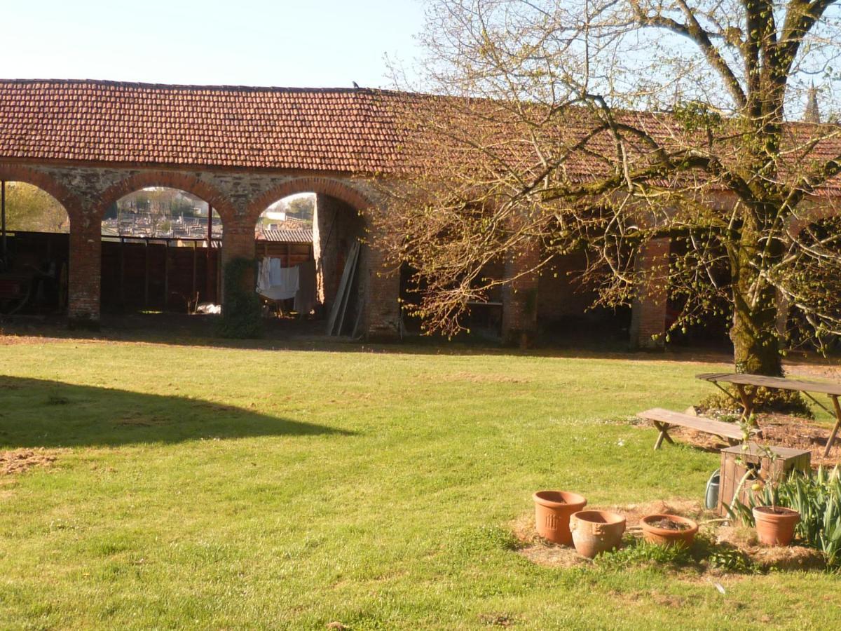 Bed and Breakfast Le Logis Les Pineaux Exterior foto