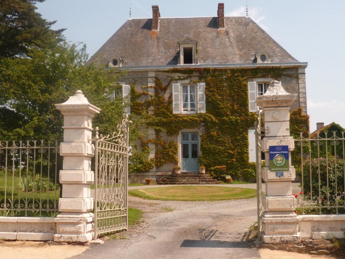 Bed and Breakfast Le Logis Les Pineaux Exterior foto