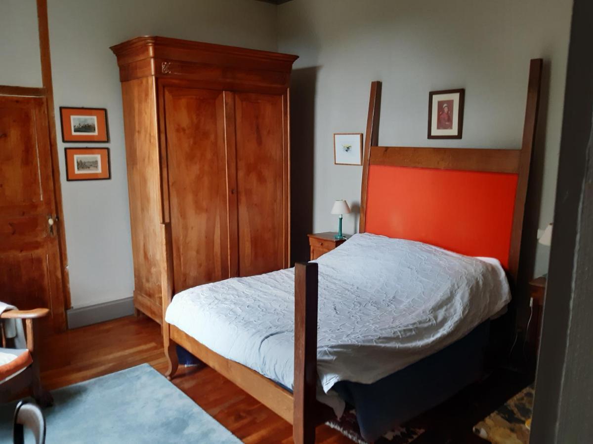 Bed and Breakfast Le Logis Les Pineaux Exterior foto